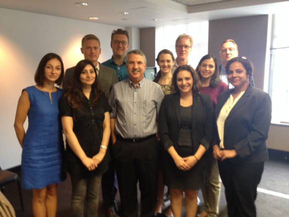 2014 WPI journalists meet with columnist Thomas Friedman at the Washington bureau of the New York Times on September 3.